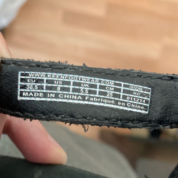 Keen Black Sandals Sz 8 - Picture 9 of 9